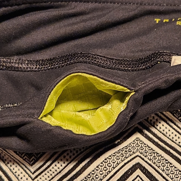 Trina Turk Chevron Print Black & White Capri Leggings Size L Activewear - Picture 6 of 8